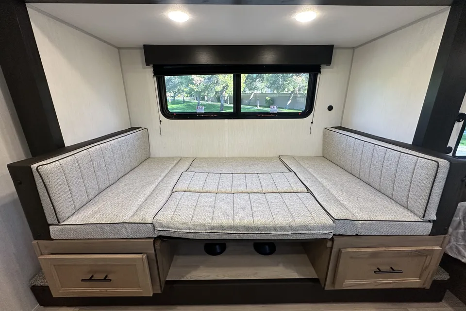 2025 Cherokee 17JWBL Black Label by RV Phoenix LLC