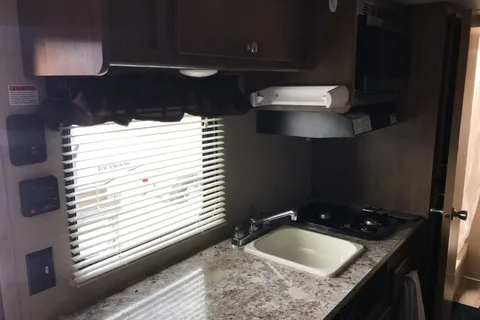 Mathew's Aspen Trailer Trailer 1700 BH Travel Trailer