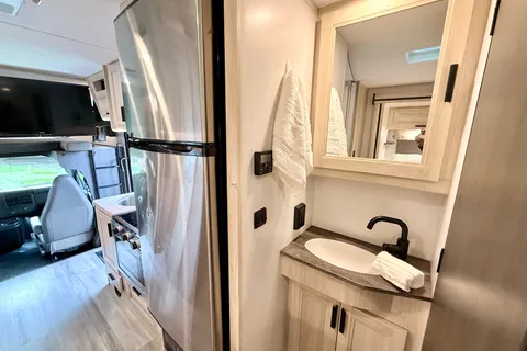 Family&Pet Friendly - 2024 Forest River SUNSEEKER 2250
