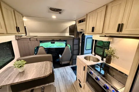 Family&Pet Friendly - 2024 Forest River SUNSEEKER 2250