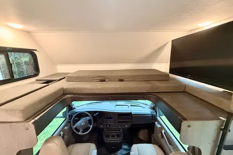 Family&Pet Friendly - 2024 Forest River SUNSEEKER 2250