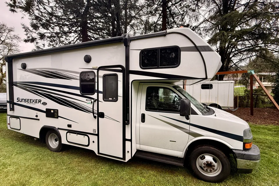 Family&Pet Friendly - 2024 Forest River SUNSEEKER 2250
