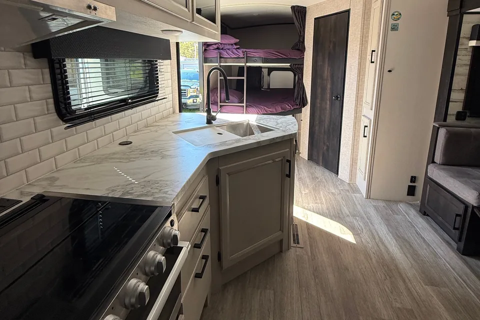 2023 JAYCO WHITE HAWK - Brand new a fully equipped