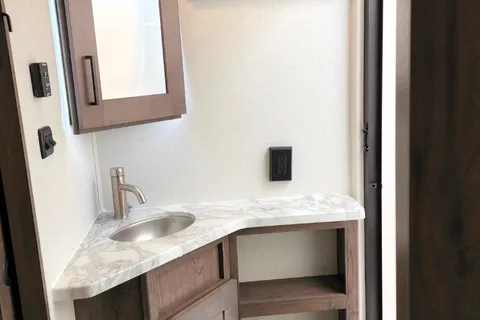 FamAlly Alliance RV Valor 37v13 Toy Hauler Fifth Wheel
