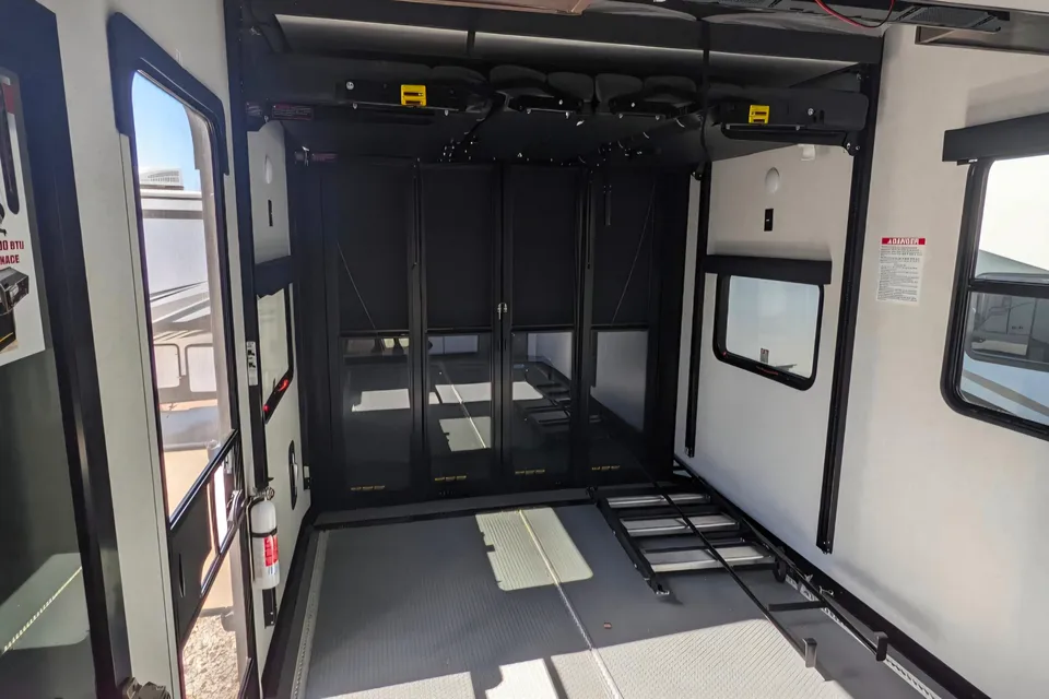 FamAlly Alliance RV Valor 37v13 Toy Hauler Fifth Wheel