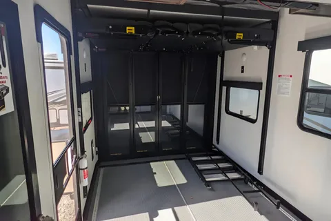 FamAlly Alliance RV Valor 37v13 Toy Hauler Fifth Wheel
