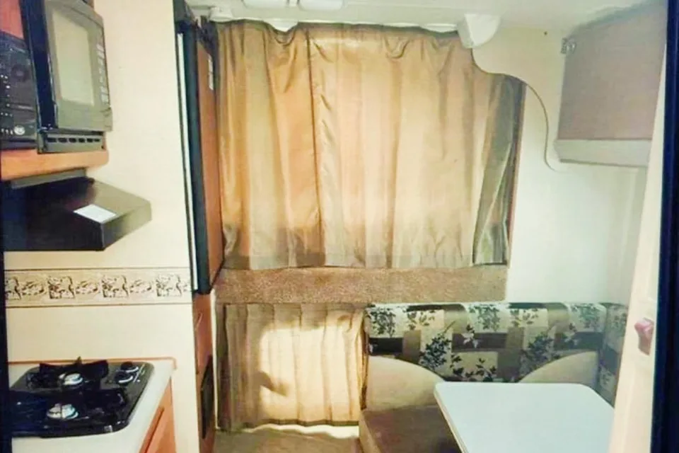MTL Lance 825 Truck Camper