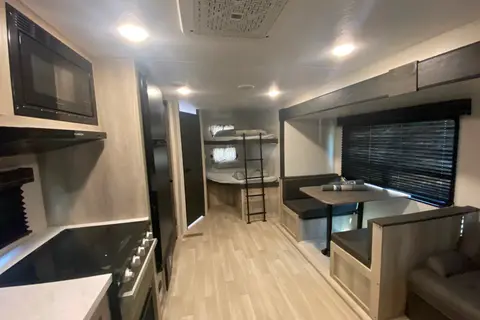 Louisa's KZ 261 BHKSE Travel Trailer