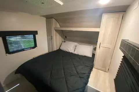 Louisa's KZ 261 BHKSE Travel Trailer