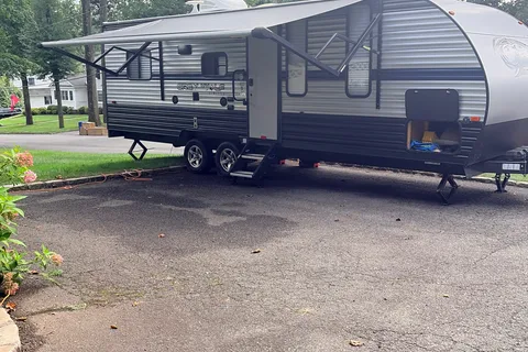 Forest River Cherokee Grey Wolf 22RR Toy Hauler
