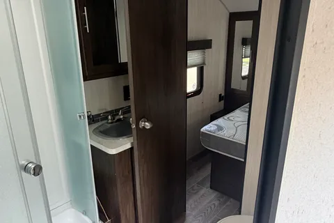 Forest River Cherokee Grey Wolf 22RR Toy Hauler