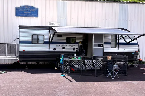 Forest River Cherokee Grey Wolf 22RR Toy Hauler