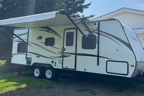 🇨🇦 Dan & Monique’s 24’ KZ Sportsmen Travel Trailer. Family Friendly!  Easy booking!
