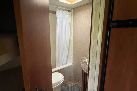 🇨🇦 Dan & Monique’s 24’ KZ Sportsmen Travel Trailer. Family Friendly!  Easy booking!