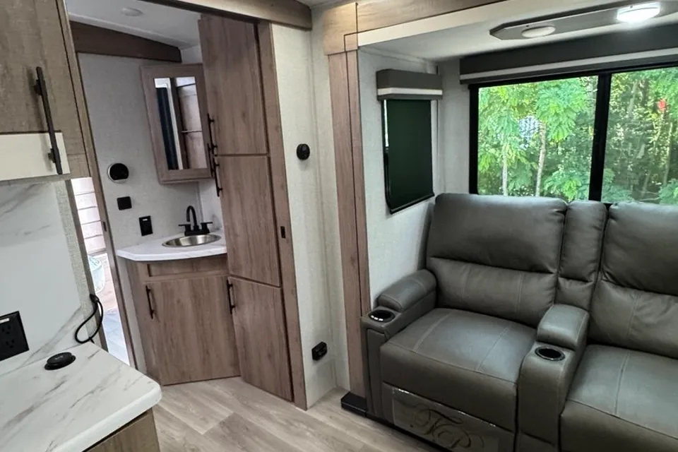 2024 Grand Design Imagine *Bunkhouse*