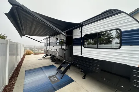 Spacious Bunkhouse - Sleeps 9 - Cherokee Grey Wolf 26KF Travel Trailer