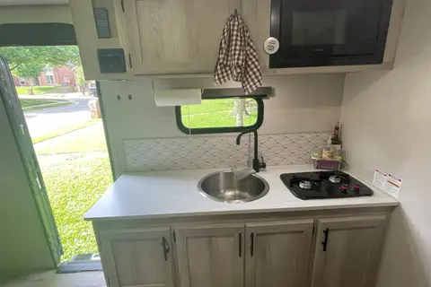 Eddie the Escape - Ultralight Travel Trailer