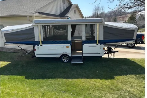 Kris's Fleetwood Sunvalley Tent Trailer