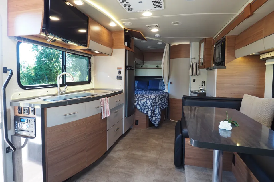 Luxury Mercedes Navion – Includes High Speed Internet & Parks Canada Discovery Pass*!