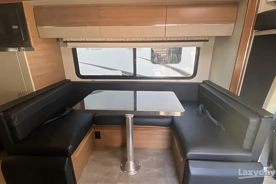 Luxury Mercedes Navion – Includes High Speed Internet & Parks Canada Discovery Pass*!