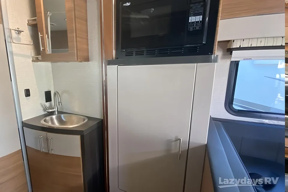 Luxury Mercedes Navion – Includes High Speed Internet & Parks Canada Discovery Pass*!