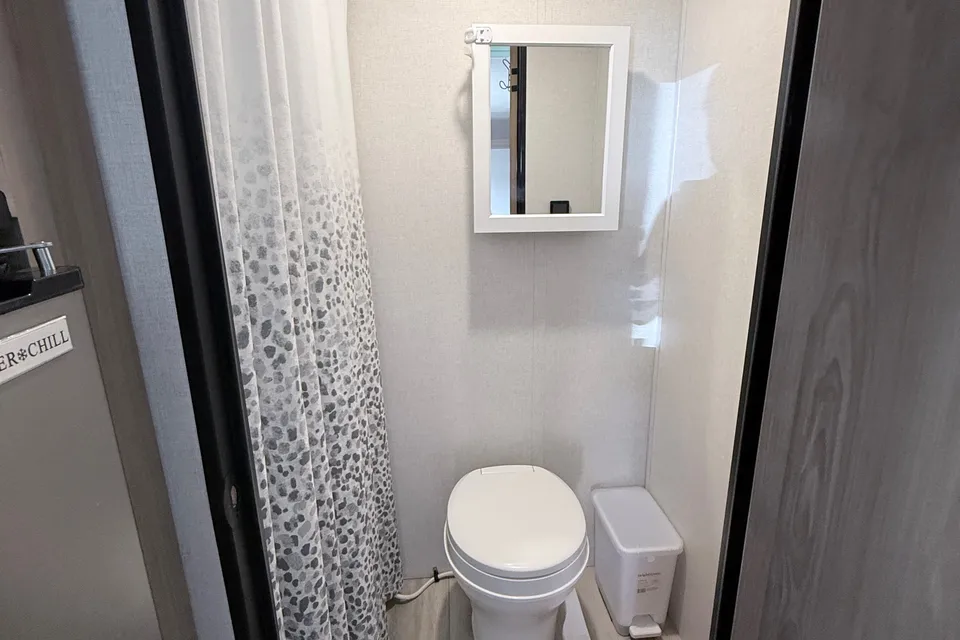Jay's Coleman 17B Travel Trailer