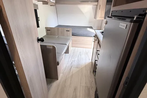 Jay's Coleman 17B Travel Trailer