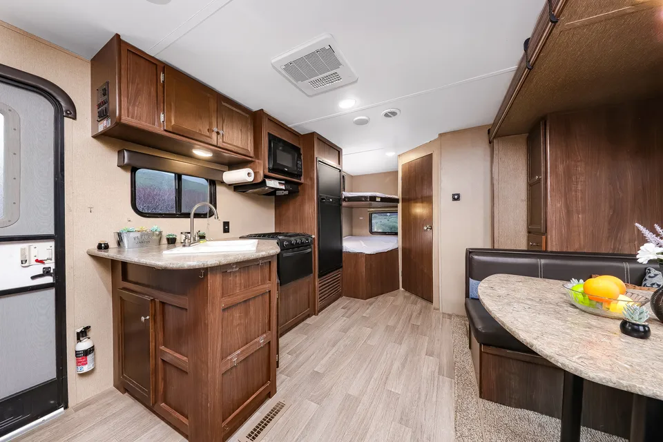 Family Fun Rv Rentals Way of Life's Dutchmen Coleman Lantern - 2 room bunkbed Travel Trailer LC1