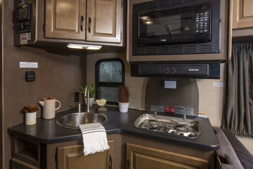 I&F's Thor Motor Coach Majestic 28A Class C