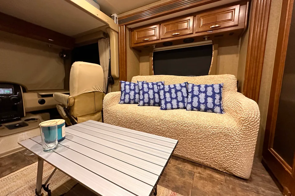 Thor Challenger motor home with great living area