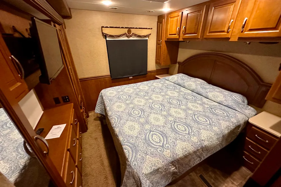 Thor Challenger motor home with great living area
