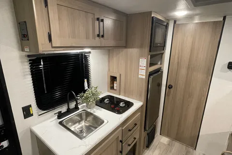 Ed's Keystone Coleman 17b Travel Trailer