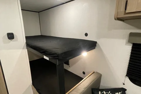 Ed's Keystone Coleman 17b Travel Trailer
