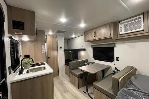Ed's Keystone Coleman 17b Travel Trailer