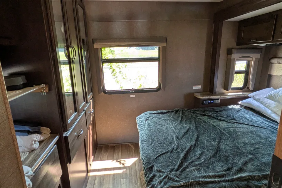 Jamie's Thor Motor Coach ace Class A