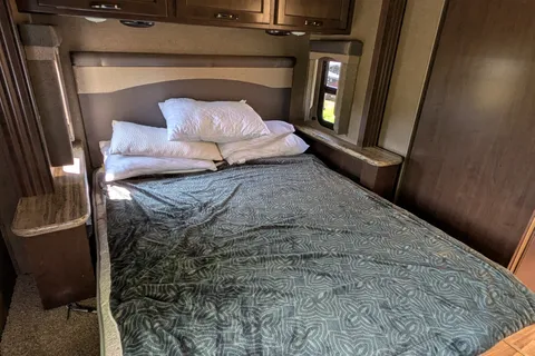 Jamie's Thor Motor Coach ace Class A