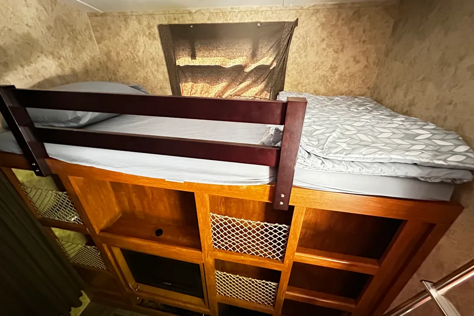Rolling Retreat, Keystone Bullet Premier 31 BHPR Travel Trailer