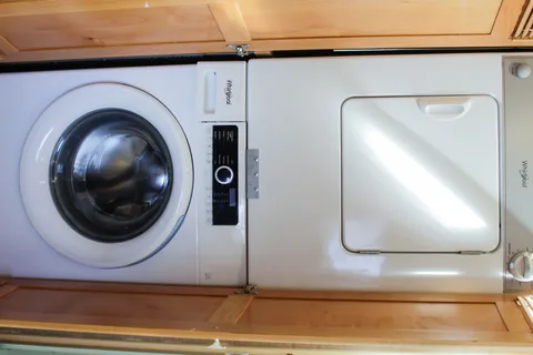 Tiffin Open Road Allegro-private king bedroom, 4 slide-outs, super spacious!