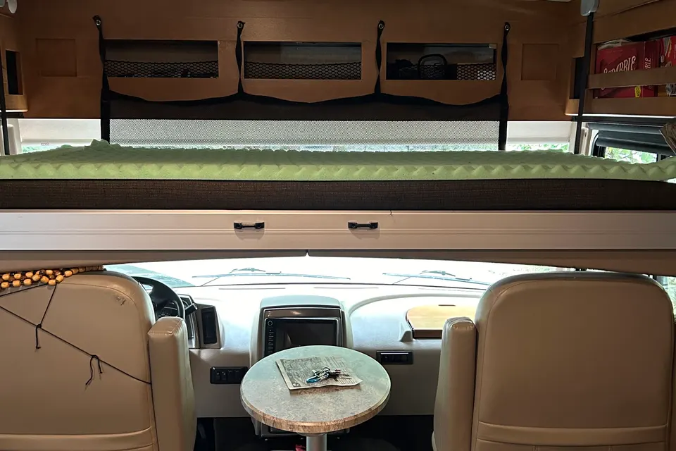 Swans Winnebago VISTA 35F LX Class A