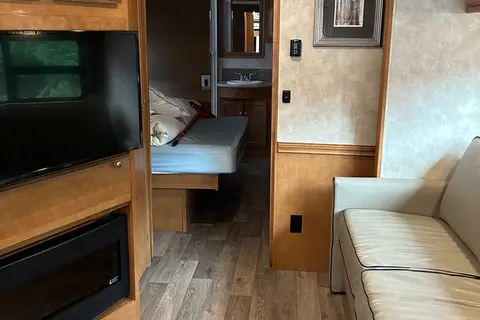 Swans Winnebago VISTA 35F LX Class A