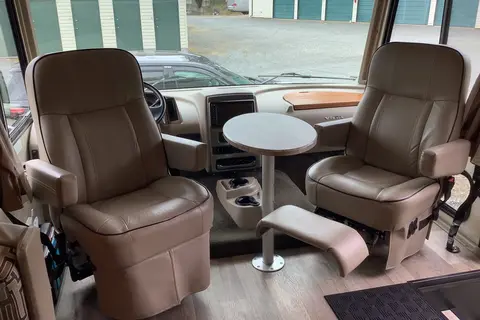Swans Winnebago VISTA 35F LX Class A
