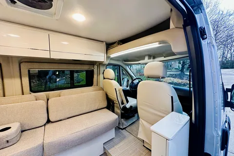 John's Thor Motor Coach Tellaro 20KT Class B