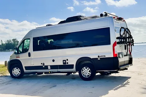 John's Thor Motor Coach Tellaro 20KT Class B