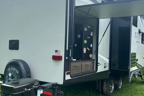 The Sunny Rig | DELIVERY/SET UP | Outdoor Kitchen