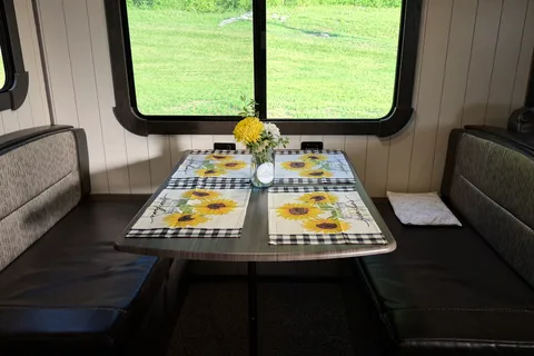The Sunny Rig | DELIVERY/SET UP | Outdoor Kitchen