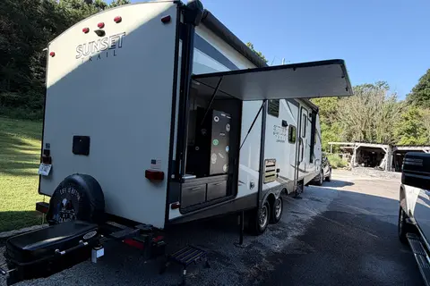 The Sunny Rig | DELIVERY/SET UP | Outdoor Kitchen | Murfreesboro TN