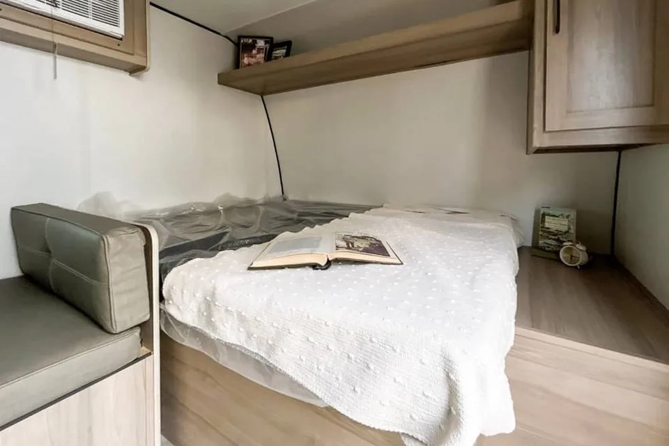 Family Bunkhouse Camper • Sleeps 5 • Delivery & Setup Included • Easy Camping