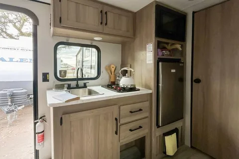 Family Bunkhouse Camper • Sleeps 5 • Delivery & Setup Included • Easy Camping