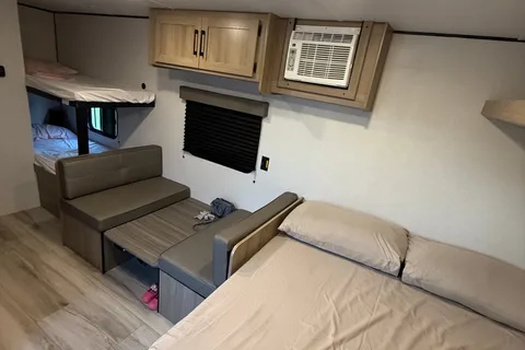 Family Bunkhouse Camper • Sleeps 5 • Delivery & Setup Included • Easy Camping