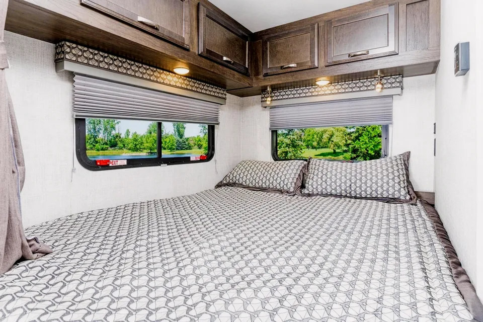 2022 Gulf Stream Conquest Class C 24ft. - FREE PRIVATE SHUTTLE - Frederick -